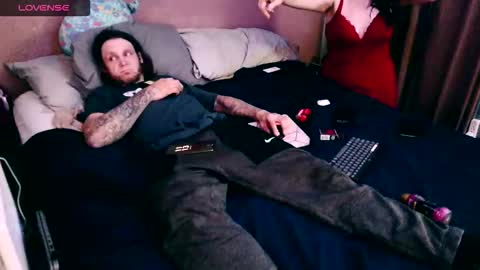 Ella online show from 7, 11, 2025