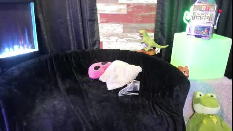 ELLE online show from 11, 2, 2025