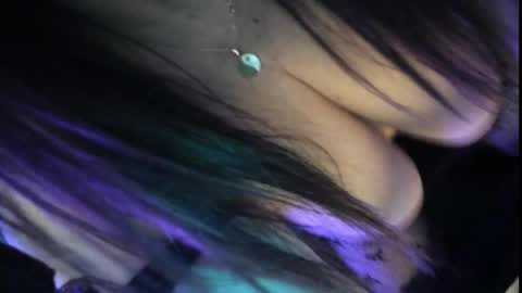 ELLE online show from 28, 2, 2025