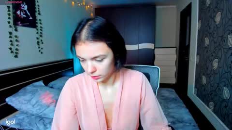 Snapshot of elle_blair chatting on 30, 9, 2025 Luna online show from 30, 9, 2025