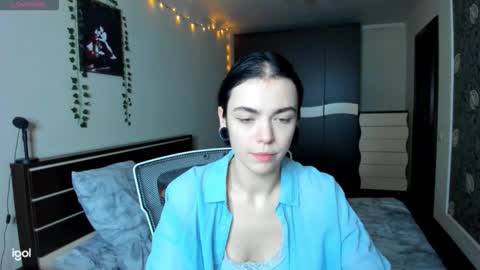 Snapshot of elle_blair chatting on 27, 10, 2025 Luna online show from 27, 10, 2025