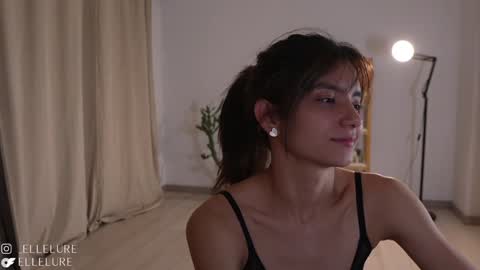 Linda Restrepo online show from 22, 1, 2025