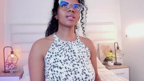 Snapshot of ellie_alves chatting on 5, 12, 2024 Ellie online show from 5, 12, 2024