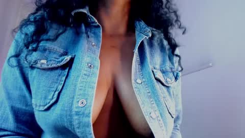 Snapshot of ellie_alves chatting on 30, 1, 2025 Ellie online show from 30, 1, 2025
