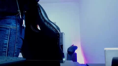 Snapshot of ellie_alves chatting on 4, 10, 2025 Ellie online show from 4, 10, 2025