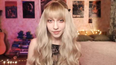 ellie_friendly online show from 9, 1, 2025