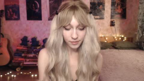ellie_friendly online show from 15, 1, 2025