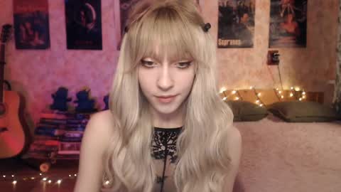 ellie_friendly online show from 27, 1, 2025