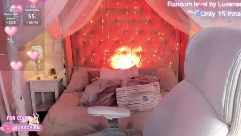  Ellie Jhonson  online show from 6, 3, 2025