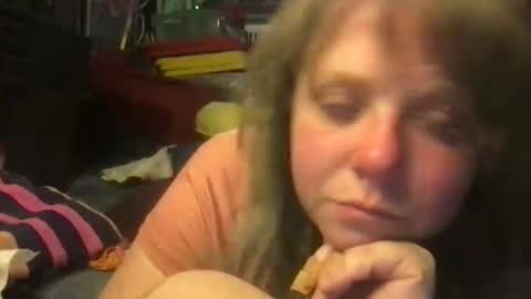 Ellie Louise online show from 22, 10, 2025