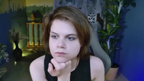 elliemurler online show from 31, 10, 2025