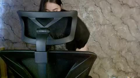 Ellie online show from 3, 10, 2025