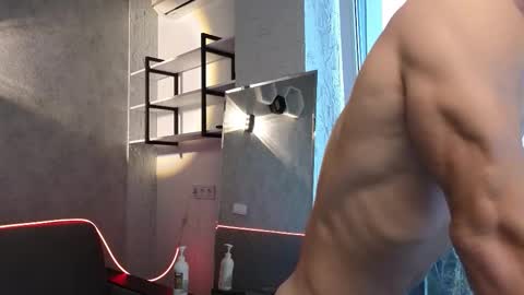 elliot_muscle04 online show from 22, 9, 2025