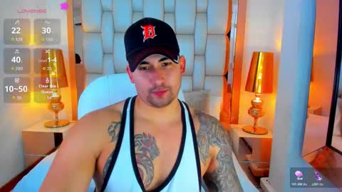 Snapshot of elliott_veelez chatting on 23, 10, 2025 E L L I O T V E L E Z online show from 23, 10, 2025