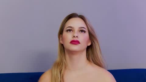 Elsa Jean online show from 17, 10, 2025