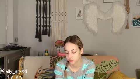 elly_ary online show from 7, 1, 2026