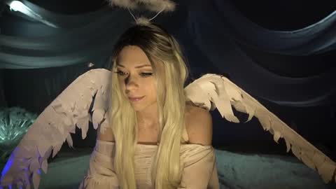 Snapshot of elly_fry chatting on 22, 2, 2025 Art Place online show from 22, 2, 2025