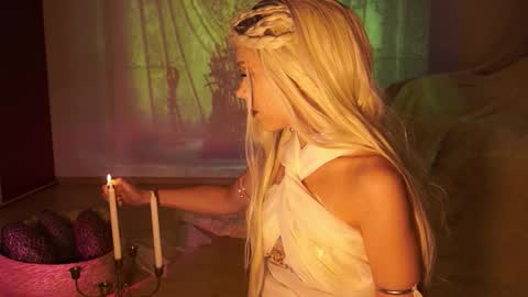 Snapshot of elly_fry chatting on 12, 10, 2025 Art Place online show from 12, 10, 2025