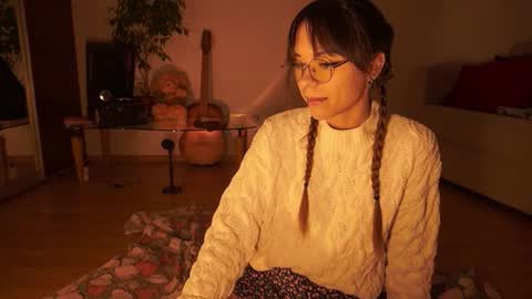 Snapshot of elly_fry chatting on 15, 11, 2025 Art Place online show from 15, 11, 2025