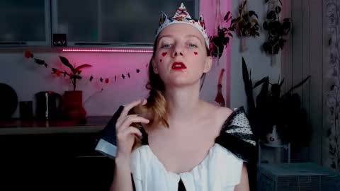 Snapshot of elly_helly chatting on 31, 10, 2025 elly_helly online show from 31, 10, 2025