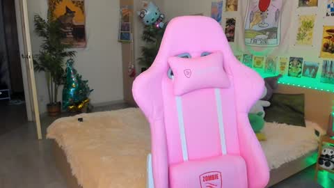 Snapshot of elly_milas chatting on 7, 1, 2025 Elly     Fansly  online show from 7, 1, 2025