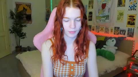 Snapshot of elly_milas chatting on 6, 3, 2025 Elly     Fansly  online show from 6, 3, 2025