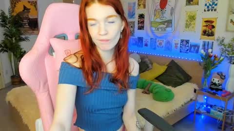 Snapshot of elly_milas chatting on 9, 3, 2025 Elly     Fansly  online show from 9, 3, 2025