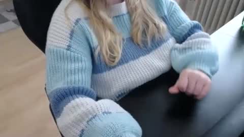 Elly online show from 17, 10, 2025