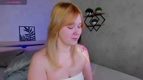 ellya_castro online show from 6, 10, 2025