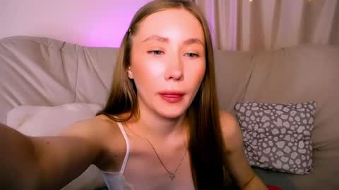  Elly  online show from 18, 4, 2026