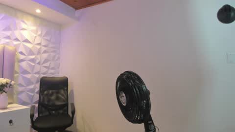 Ellye online show from 14, 7, 2026