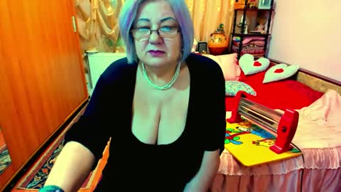 Snapshot of ellyhot53 chatting on 2, 1, 2025 ellyhot53 online show from 2, 1, 2025