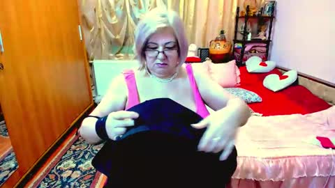 Snapshot of ellyhot53 chatting on 26, 2, 2025 ellyhot53 online show from 26, 2, 2025