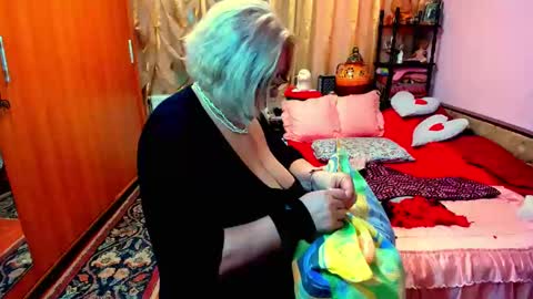 Snapshot of ellyhot53 chatting on 4, 3, 2025 ellyhot53 online show from 4, 3, 2025