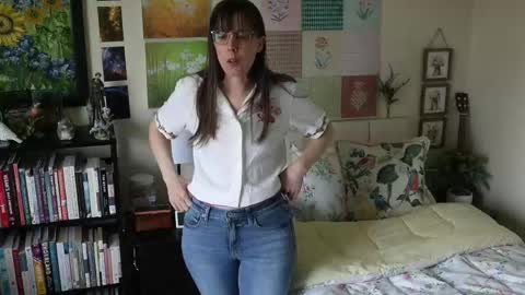 Elly Naomi online show from 8, 5, 2026