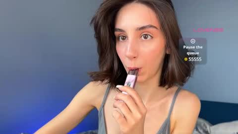 Snapshot of ellzabeth_ellison chatting on 8, 3, 2025 Im online Fri Sun Mon Tue Thu Fri Sat3 from 1000 online show from 8, 3, 2025