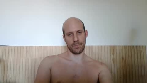 Mati Restrepo online show from 15, 3, 2026