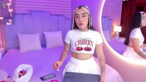 Snapshot of elodie_walker chatting on 11, 2, 2025 Elodie online show from 11, 2, 2025