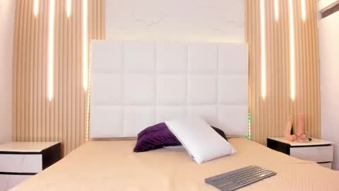 elody_rousse online show from 4, 2, 2026