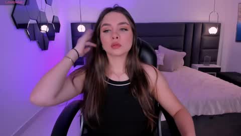 ELOISA OLIVERO online show from 1, 3, 2025