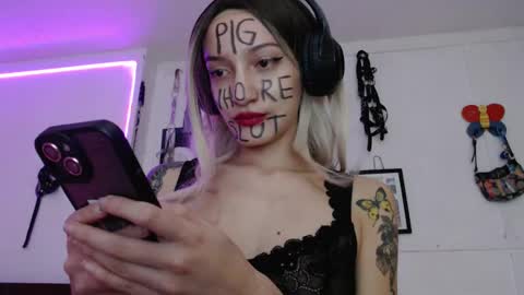 Chelsea  Please help me to reach 100 thumbs up online show from 14, 1, 2025