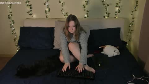 Ela give me a thumbs up if you like it  and this is important for the development of the account online show from 25, 11, 2025