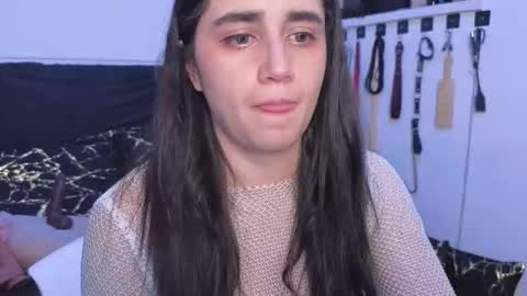 elowen_halley1 online show from 8, 11, 2025