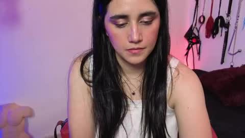 elowen_halley1 online show from 17, 4, 2026