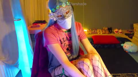 Snapshot of elowenstarshade chatting on 15, 4, 2026 ElowenStarshade online show from 15, 4, 2026