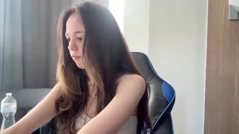 Snapshot of elowynx chatting on 9, 6, 2026 Milana online show from 9, 6, 2026