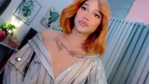 elvie_hughes online show from 30, 10, 2025