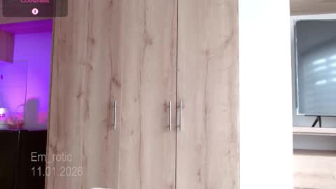 Snapshot of em_rotic chatting on 11, 1, 2026 Emilia online show from 11, 1, 2026