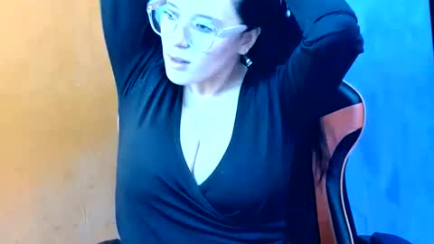 Estefany Martinez Acua INSTAGRAM ema 04oficial online show from 9, 6, 2026