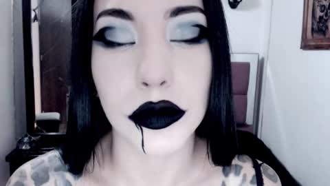 Emerald Black online show from 29, 10, 2025